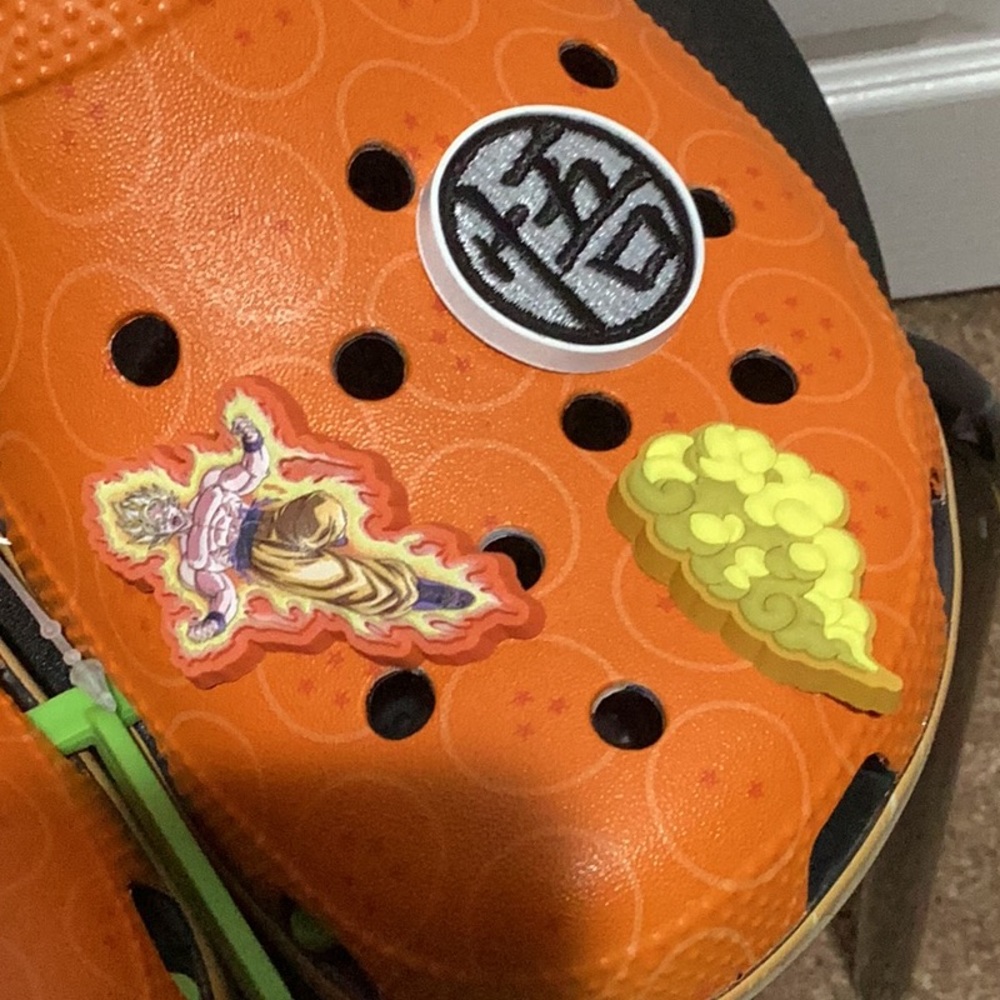 CROCS Dragon Ball Z Classic Clogs - Size 9 - Picture 3 of 9